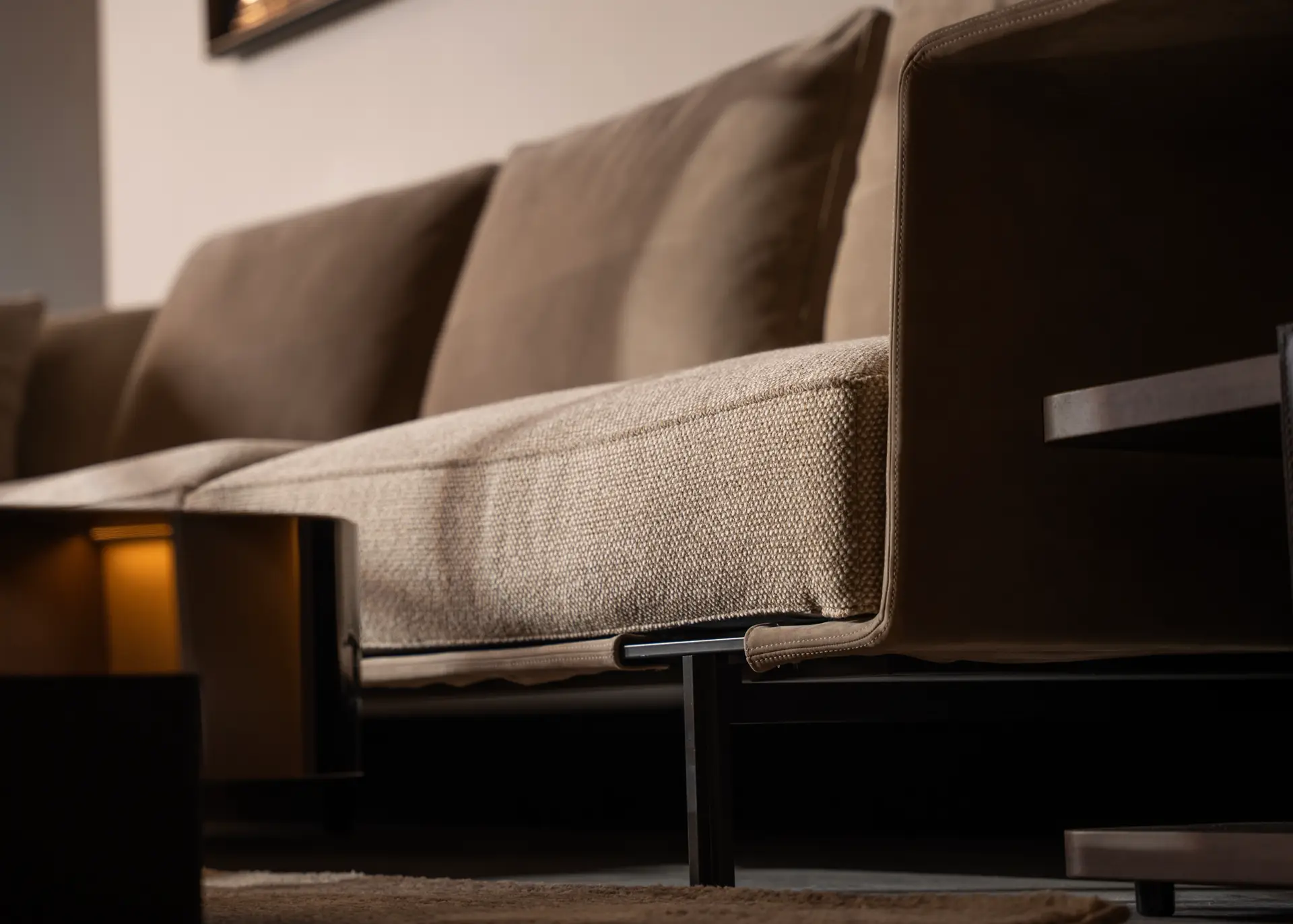 Luxury Italian living room furniture at Insijam showroom, Baghdad