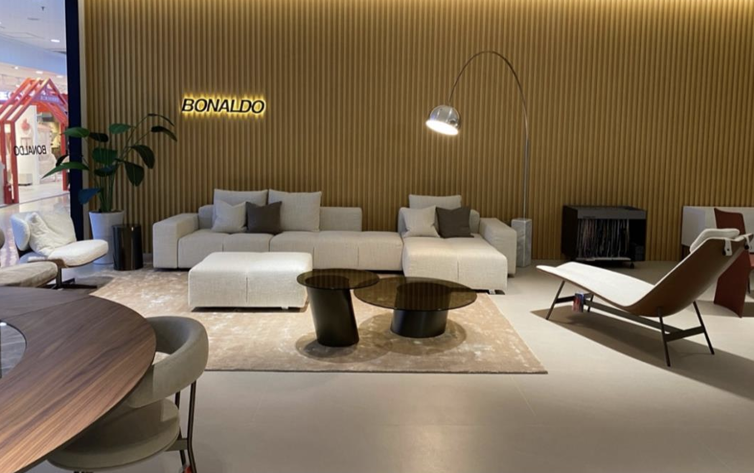 Bonaldo — Flagship Store Dalian