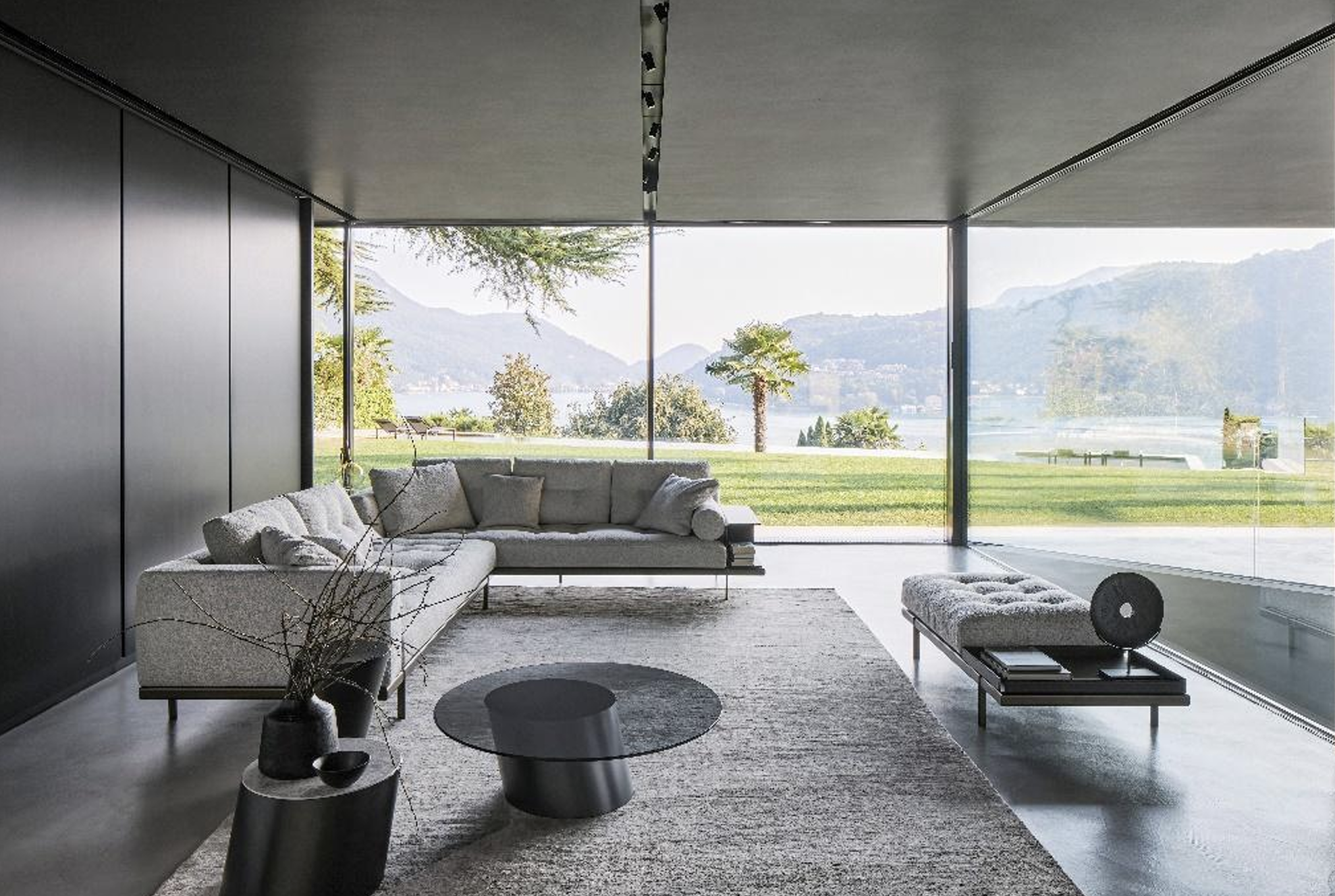 Bonaldo — Living in Black and White — 2